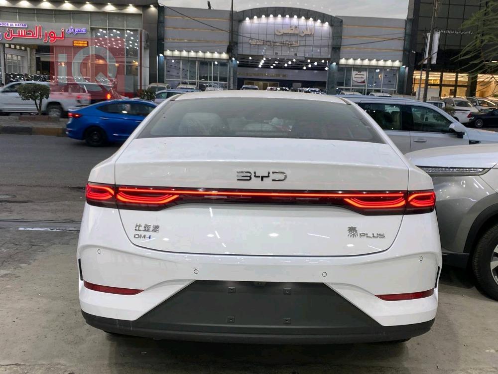 بی وای دی Qin Plus